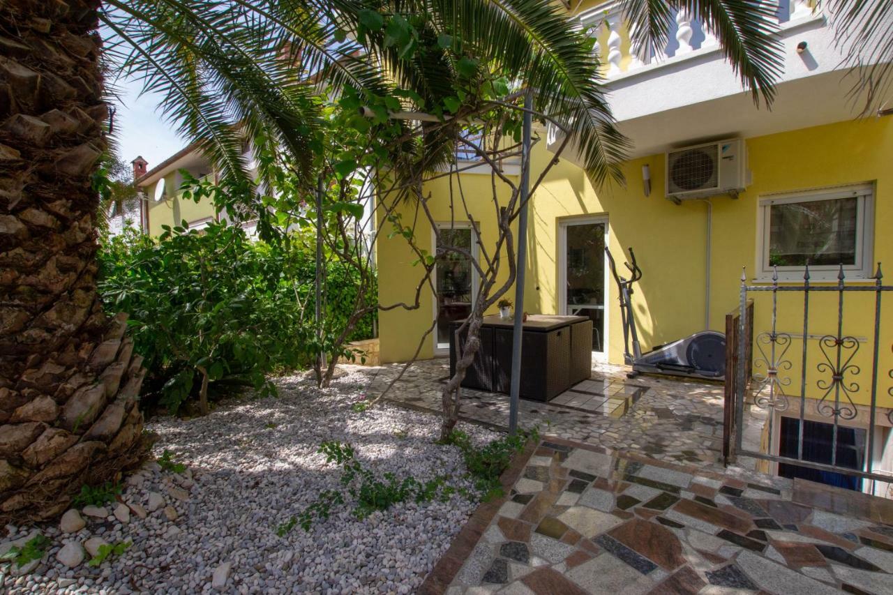 Jela 7 Apartment *